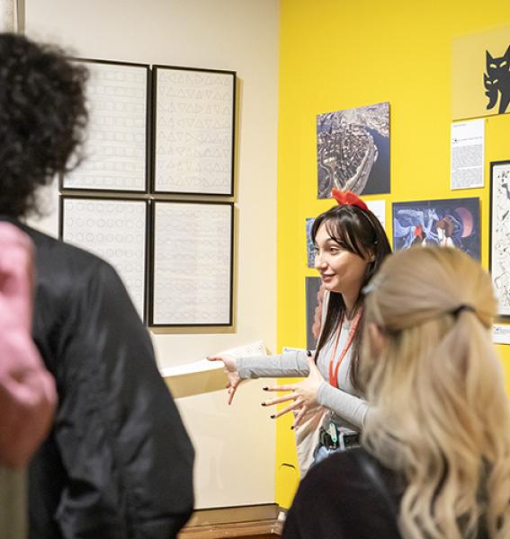 visiteurs au sein de l'exposition Miyazaki